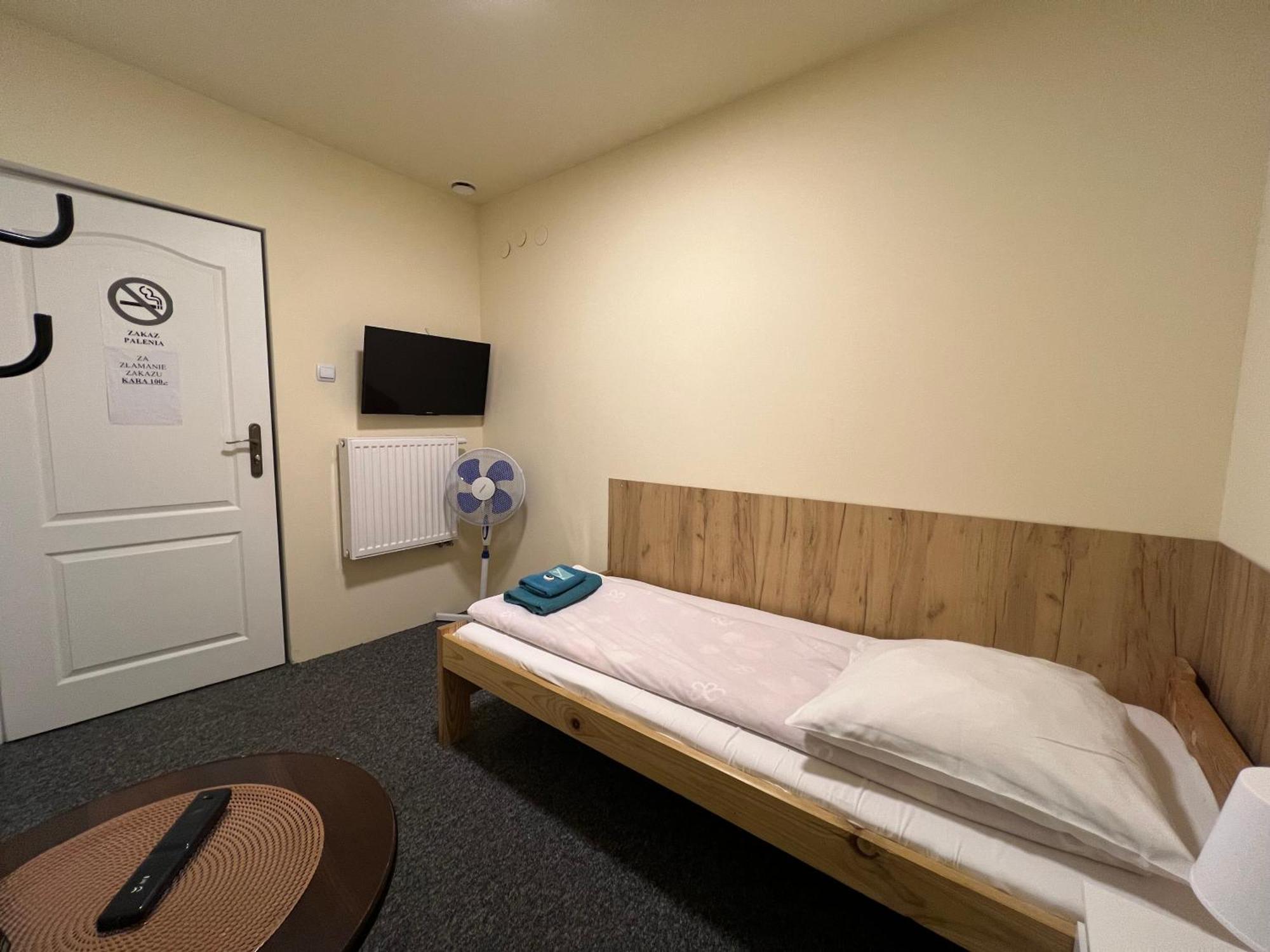 Etna - Hostel -Noclegi 제수프 외부 사진