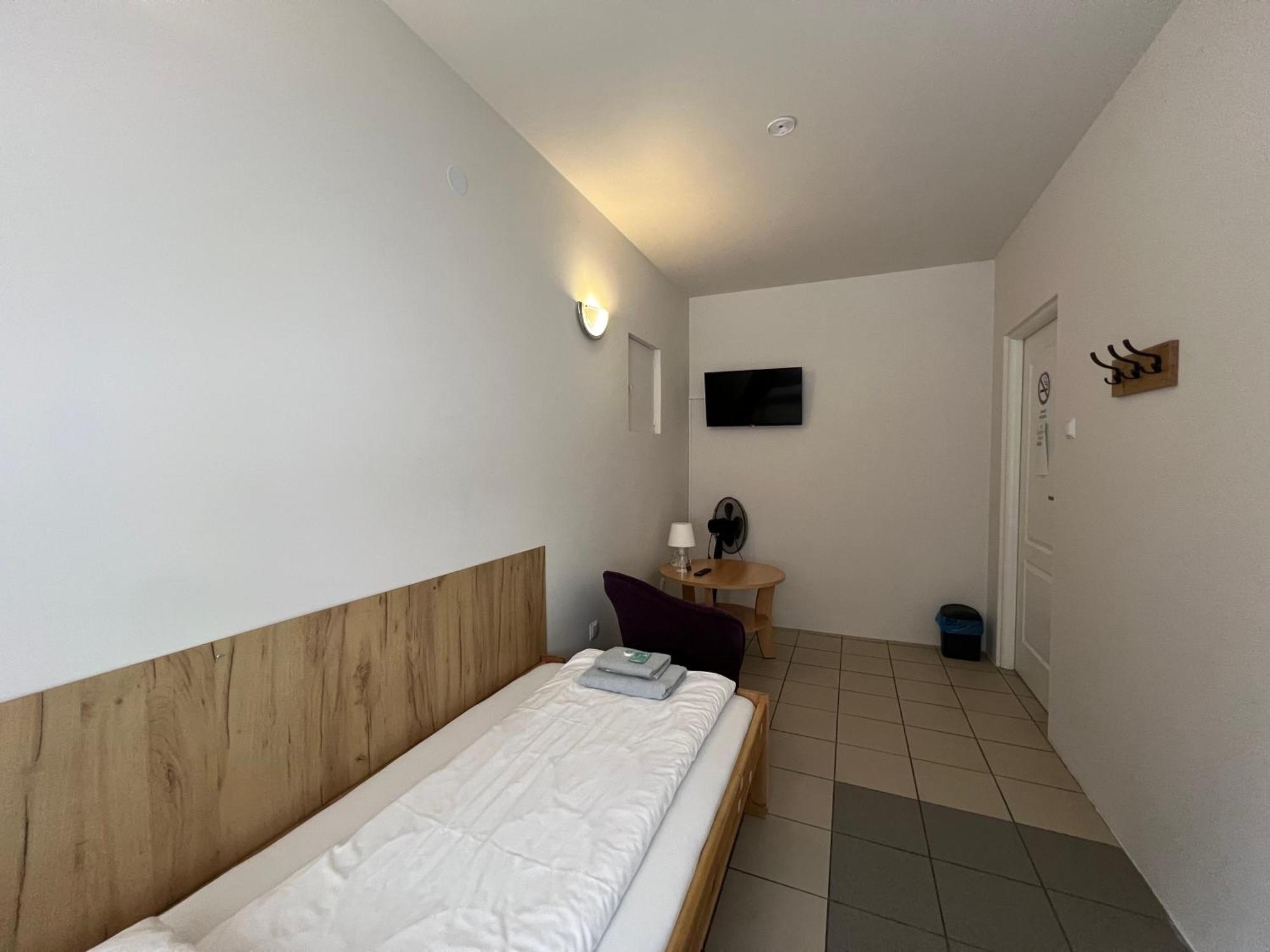 Etna - Hostel -Noclegi 제수프 외부 사진